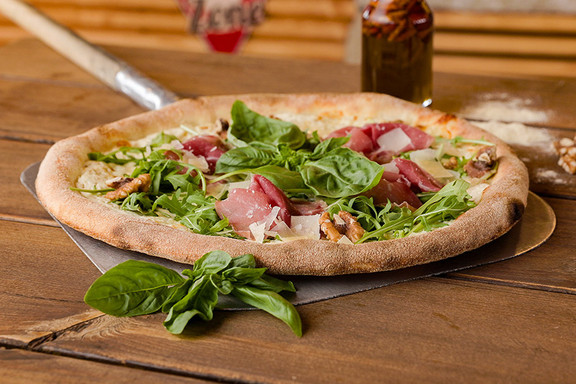 Sunny Pizzéria - pizza, tésztaételek, hamburger pizza-sandaniele.jpg